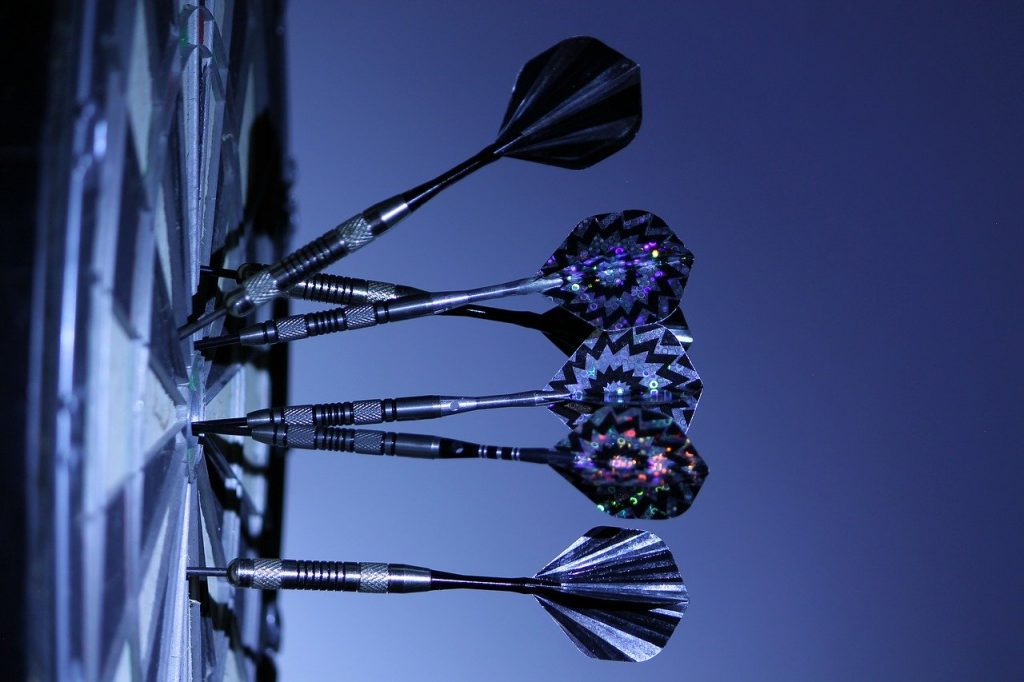 This image has an empty alt attribute; its file name is darts-102919_1280-1024x682.jpg